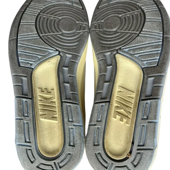 Jordan Women’s White and Blue Sneakers Size 8 - Picture 8 of 10